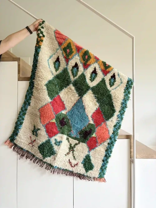 Azilal Vintage Teppich weiß mit buntem Rautenmuster
