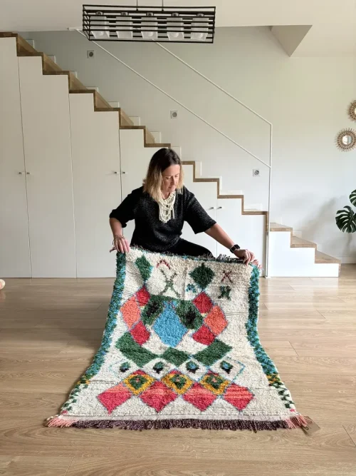 Azilal Vintage Teppich weiß mit buntem Rautenmuster