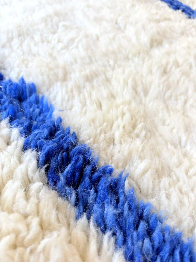 Beni Ouarain Teppich „Blue“ mit blauen Linien 300 × 210 cm 10 Beni Ouarain Teppich „Blue“ mit blauen Linien