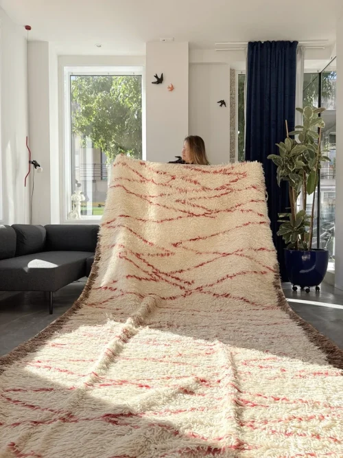 Beni Ouarain Vintage Teppich mit rosa Rautenmuster