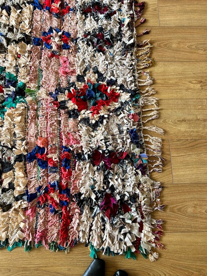 Boucherouite Berberteppich „Maissa“ 197 × 130 cm 10 Boucherouite Teppich rosa blau bunt