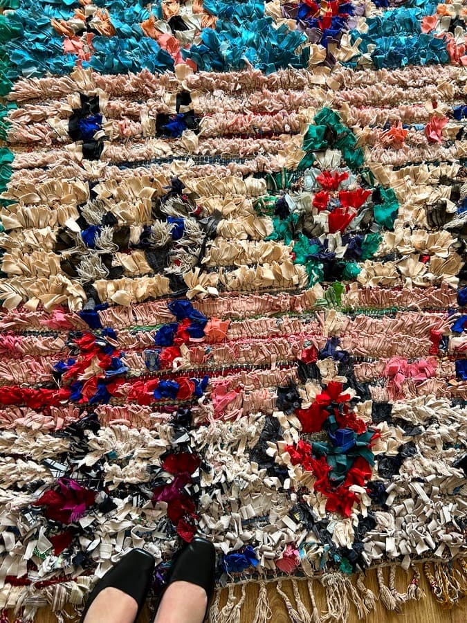 Boucherouite Berberteppich „Maissa“ 197 × 130 cm 6 Boucherouite Teppich rosa blau bunt