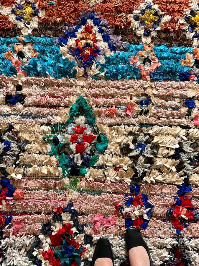Boucherouite Berberteppich „Maissa“ 197 × 130 cm 7 Boucherouite Teppich rosa blau bunt