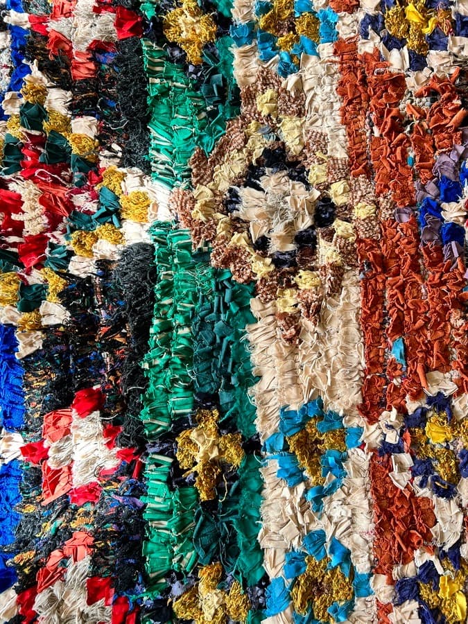 Boucherouite Berberteppich „Maissa“ 197 × 130 cm 9 Boucherouite Teppich rosa blau bunt