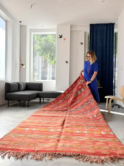 Roter Vintage Kelim mit Ethno-Mustern