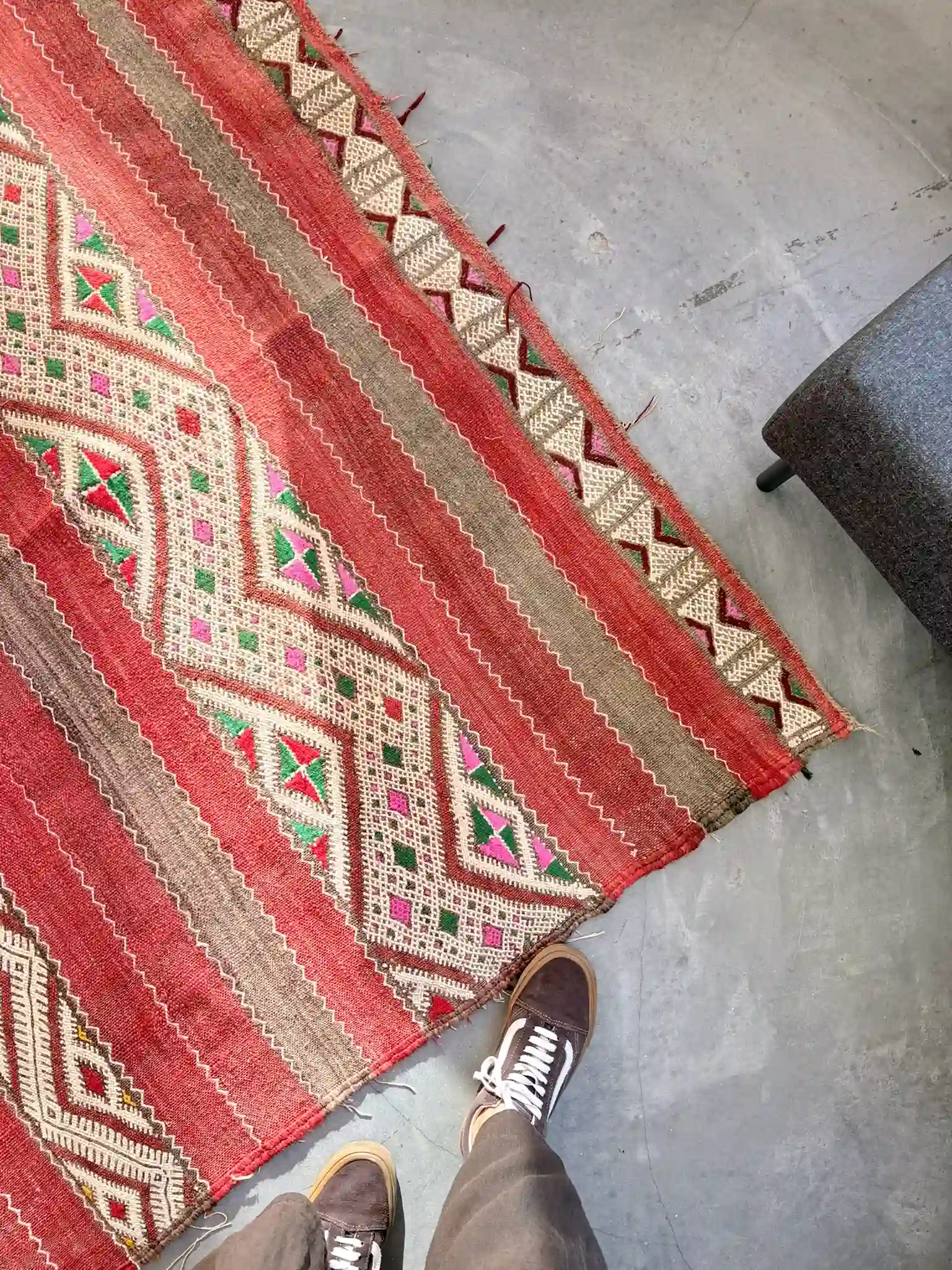 Antiker marokkanischer Kelim „Hanbal“ in Bordeauxrot 296 × 154 cm 12 antiker marokkanischer Kelim in Bordeauxrot