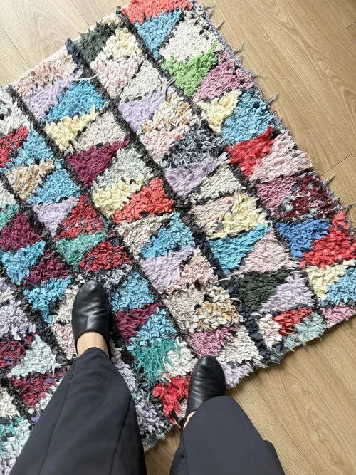 bunter Boucherouite Teppich mit Dreiecksmuster