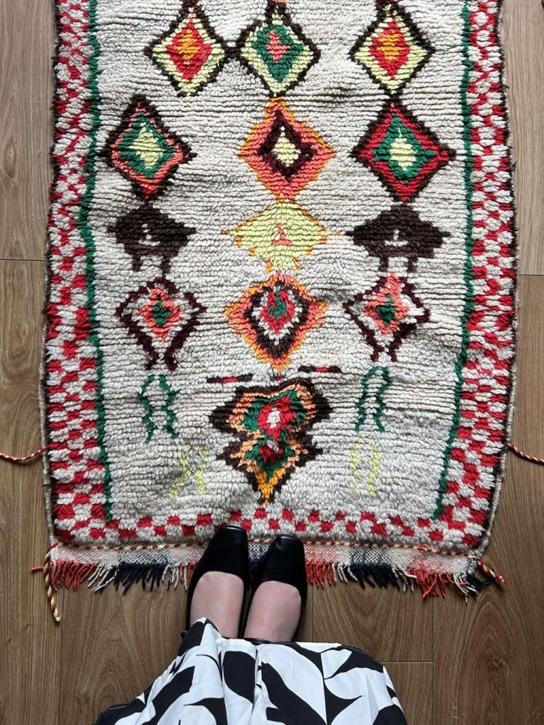 BERBERIAN KILIM STORE 2 kleiner Azilal Berberteppich mit bunten Rauten